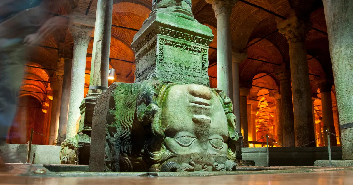 Glave Meduze, najveća misterija